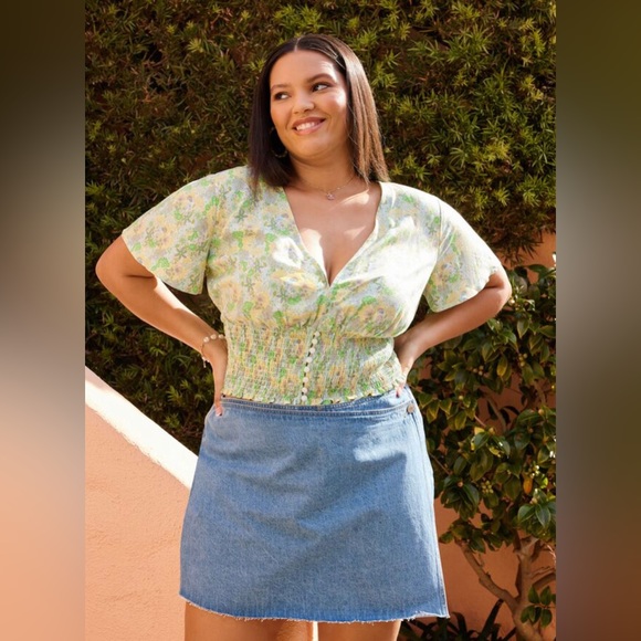 FOREVER 21 FLORAL PRINT CROP TOP - Picture 5 of 7